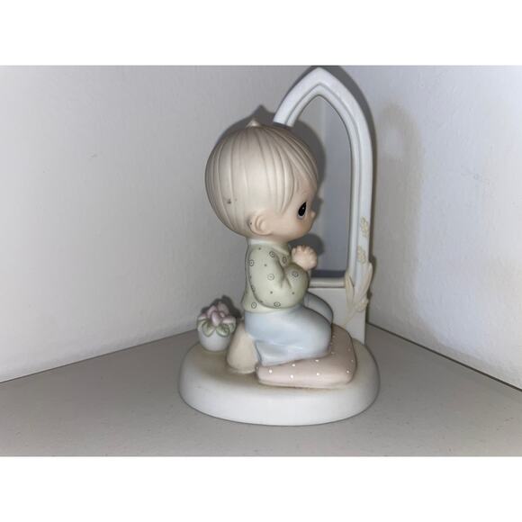 Precious Moments Figurine 102229 "O Worship The Lord" 1985 6" Enesco Porcelain - Picture 1 of 5